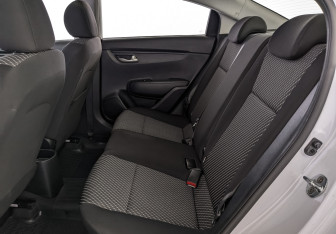 Подержанный автомобиль Kia Rio Sedan 2020 года (18 фото)