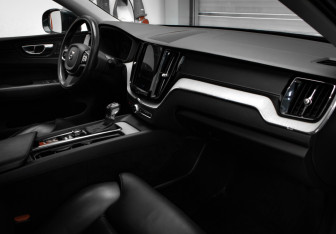 Подержанный автомобиль Volvo XC60 2019 года (27 фото)