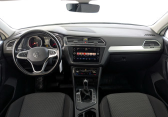 Подержанный автомобиль Volkswagen Tiguan 2021 года (24 фото)