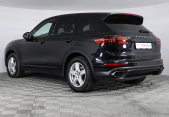 Подержанный автомобиль Porsche Cayenne 2014 года (7 фото)