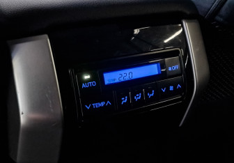 Подержанный автомобиль Toyota Land Cruiser Prado 2021 года (26 фото)