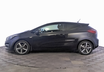 Подержанный автомобиль Kia Ceed Hatchback 2016 года (8 фото)