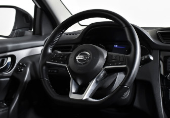 Подержанный автомобиль Nissan Qashqai 2021 года (12 фото)