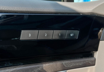 Подержанный автомобиль Volkswagen Touareg 2019 года (17 фото)