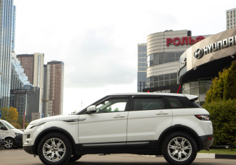 Подержанный автомобиль Land Rover Range Rover Evoque 2013 года (6 фото)