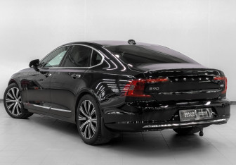 Подержанный автомобиль Volvo S90 2021 года (7 фото)