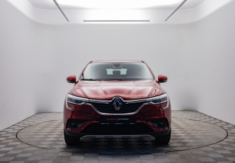 Подержанный автомобиль Renault Arkana 2021 года (2 фото)