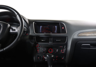 Подержанный автомобиль Audi Q5 2011 года (14 фото)