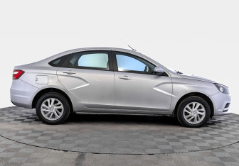 Подержанный автомобиль LADA (ВАЗ) Vesta Sedan 2016 года (4 фото)