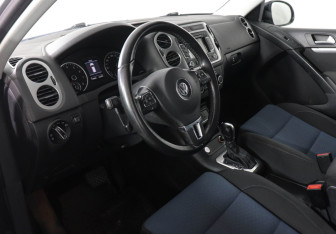 Подержанный автомобиль Volkswagen Tiguan 2013 года (9 фото)
