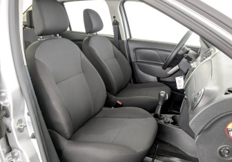 Подержанный автомобиль Renault Logan Sedan 2019 года (23 фото)