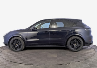 Подержанный автомобиль Porsche Cayenne 2023 года (8 фото)