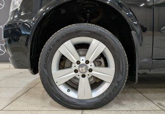 Подержанный автомобиль Mercedes-Benz Viano 2011 года (11 фото)