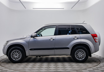 Подержанный автомобиль Suzuki Grand Vitara 2011 года (2 фото)