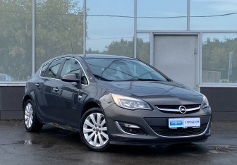 Подержанный автомобиль Opel Astra Hatchback 2012 года (3 фото)