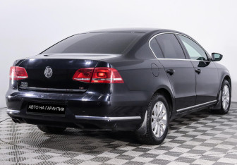 Подержанный автомобиль Volkswagen Passat Sedan 2011 года (5 фото)
