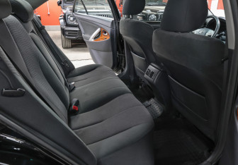 Подержанный автомобиль Toyota Camry Sedan 2011 года (12 фото)