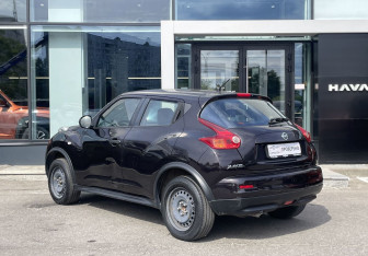 Подержанный автомобиль Nissan Juke 2014 года (7 фото)