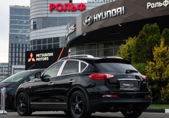 Подержанный автомобиль Infiniti EX 2008 года (5 фото)