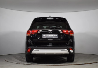 Новый Mitsubishi Outlander 2022 (5 фото)