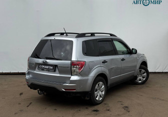 Подержанный автомобиль Subaru Forester Suv 2012 года (8 фото)