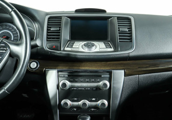 Подержанный автомобиль Nissan Teana 2013 года (15 фото)