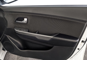 Подержанный автомобиль Kia Rio Sedan 2017 года (25 фото)