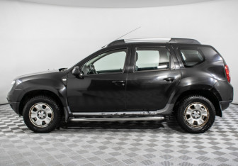 Подержанный автомобиль Renault Duster 2012 года (8 фото)