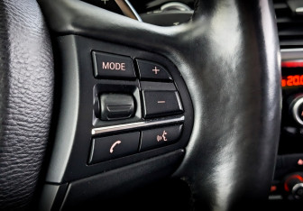 Подержанный автомобиль BMW X4 2016 года (30 фото)