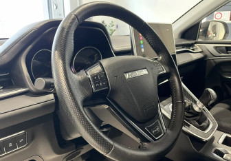 Подержанный автомобиль Haval M6 2023 года (13 фото)