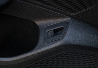 Подержанный автомобиль Volkswagen Passat Wagon 2018 года (17 фото)