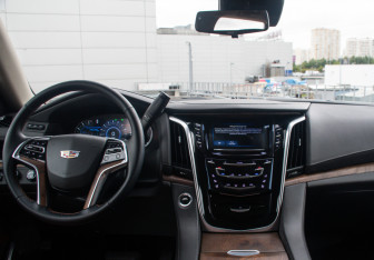 Подержанный автомобиль Cadillac Escalade Suv 2020 года (16 фото)