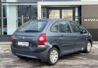 Подержанный автомобиль Citroen Xsara Picasso 2008 года (5 фото)