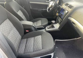 Подержанный автомобиль Skoda Octavia Liftback 2011 года (9 фото)