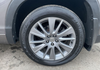 Подержанный автомобиль Toyota Highlander 2014 года (12 фото)