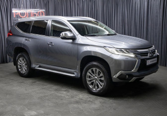Подержанный автомобиль Mitsubishi Pajero Sport 2019 года (3 фото)