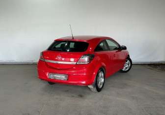 Подержанный автомобиль Opel Astra Hatchback 2009 года (6 фото)