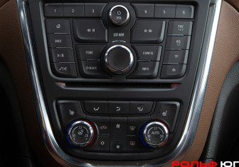 Подержанный автомобиль Opel Mokka 2014 года (13 фото)