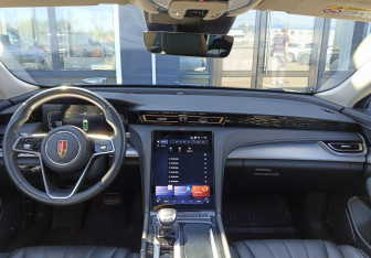 Подержанный автомобиль Hongqi H5 2023 года (11 фото)