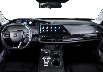 Подержанный автомобиль Changan UNI-K 2022 года (13 фото)