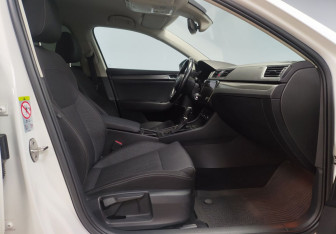 Подержанный автомобиль Skoda Superb Liftback 2019 года (10 фото)