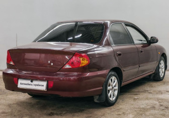 Подержанный автомобиль Kia Spectra Sedan 2007 года (5 фото)