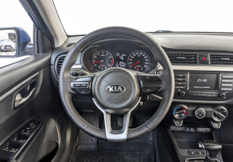 Подержанный автомобиль Kia Rio Hatchback 2020 года (25 фото)