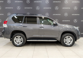 Подержанный автомобиль Toyota Land Cruiser Prado 2011 года (4 фото)