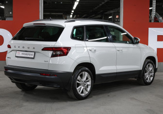 Подержанный автомобиль Skoda Karoq 2020 года (5 фото)