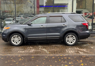 Подержанный автомобиль Ford Explorer 2013 года (5 фото)