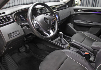 Подержанный автомобиль Renault Arkana 2019 года (16 фото)