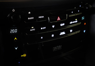 Подержанный автомобиль Lexus LX 2016 года (19 фото)