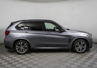Подержанный автомобиль BMW X5 2015 года (4 фото)