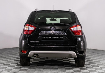 Подержанный автомобиль Nissan Terrano 2016 года (4 фото)